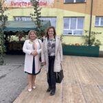 18.09.2022. Sandomierz. Mokoszyńskie Święto Plonów. Na zdjęciu (od lewej): Alicja Szatan -dyrektor Zespołu Szkół Centrum Kształcenia Rolniczego w Sandomierzu, poseł Agata Wojtyszek , pełnomocnik PiS w północnej części województwa świętokrzyskiego. / Fot. Grażyna Szlęzak - Radio Kielce