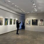 24.09.2022. Sandomierz. Wystawa prac Michała Bacy / Fot. Grażyna Szlęzak - Radio Kielce