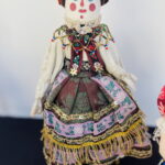 08.09.2022. Kielce. Muzeum Zabawek i Zabawy. Lalki w strojach narodowych i ludowych – wystawa czasowa. / Fot. Dorota Klusek - Radio Kielce