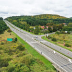 29.09.2022. Chęciny. Droga wojewódzka 762. Skręt w kierunku Jaskini Raj / Fot. Jarosław Kubalski - Radio Kielce