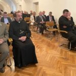 09.09.2022. Święty Krzyż. Spotkanie ws. remontu klasztoru, budowy Świętokrzyskiej Zagrody Kultury „Harmonia” w Hucie Szklanej i Centrum Edukacji Przyrodniczej w Nowej Słupi / Fot. Anna Głąb - Radio Kielce