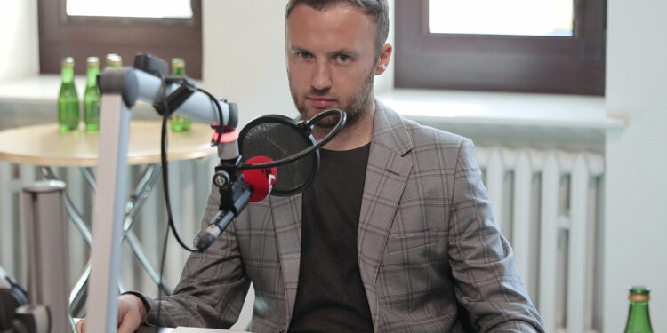 05.09.2022. Kielce. Studio Polityczne Radia Kielce. Na zdjęciu: Michał Piasecki - PO / Fot. Wiktor Taszłow - Radio Kielce