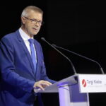 06.09.2022. Kielce. Oficjalne otwarcie 30. Międzynarodowego Salonu Przemysłu Obronnego. Na zdjęciu (przemawia): Bogdan Wenta - prezydent Kielc / Fot. Wiktor Taszłow - Radio Kielce