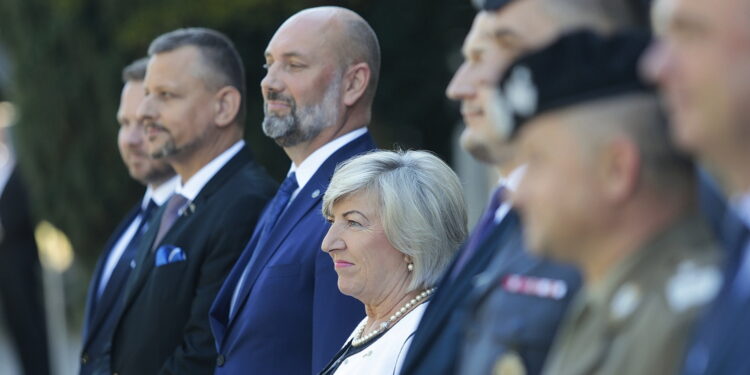 07.09.2022. Skarżysko-Kamienna. Przyjazd delegacji z Estonii do MESKO. Na zdjęciu (w środku): Sebastian Chwałek - prezes PGZ, Elżbieta Śreniawska - prezes MESKO / Fot. Wiktor Taszłow - Radio Kielce