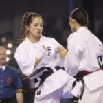 25.09.2022. Kielce. Finałowe walki VII Mistrzostw Świata Karate w Kategoriach Wagowych. Na zdjęciu: Riri Ishihara - Japonia, Ruta Brazdzionyte - Litwa / Fot. Wiktor Taszłow - Radio Kielce