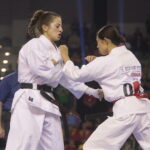25.09.2022. Kielce. Finałowe walki VII Mistrzostw Świata Karate w Kategoriach Wagowych. Na zdjęciu: Riri Ishihara - Japonia, Ruta Brazdzionyte - Litwa / Fot. Wiktor Taszłow - Radio Kielce