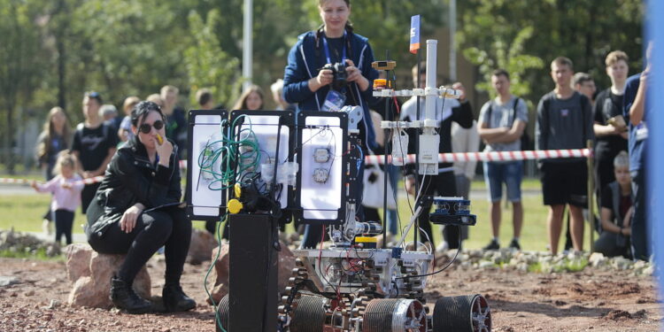 09.09.2022. Kielce, Politechnika Świętokrzyska. European Rover Challenge. / Fot. Wiktor Taszłow - Radio Kielce