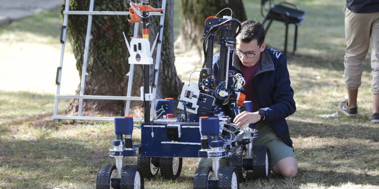 09.09.2022. Kielce, Politechnika Świętokrzyska. European Rover Challenge. / Fot. Wiktor Taszłow - Radio Kielce