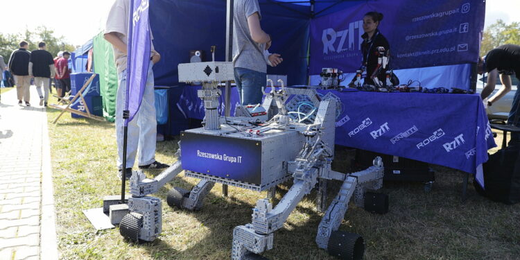 09.09.2022. Kielce, Politechnika Świętokrzyska. European Rover Challenge. / Fot. Wiktor Taszłow - Radio Kielce