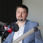 26.09.2022. Radio Kielce. Studio Polityczne. Na zdjęciu Michał Godowski - Polskie Stronnictwo Ludowe