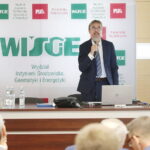 27.09.2022. Kielce. Jubileusz Politechniki Świętokrzyskiej. Na zdjęciu (przemawia): prof. Tomasz Kozłowski - dziekan Wydziału Inżynierii Środowiska, Geomatyki i Energetyki / Fot. Wiktor Taszłow - Radio Kielce