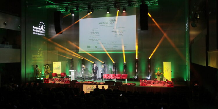 W Kielcach podpisano Deklarację Mieszkańców Wsi. To efekt spotkania Europejskiego Parlamentu Wiejskiego - Radio Kielce