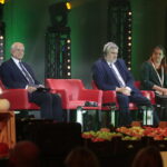 12.09.2022. Targi Kielce. Europejski Parlament Wiejski. Na zdjęciu (od lewej): Janusz Wojciechowski - komisarz UE ds. rolnictwa i rozwoju wsi, Marek Jońca - członek zarządu województwa świętokrzyskiego, Jan Krzysztof Ardanowski - minister rolnictwa, Anna Gębicka - pełnomocnik rządu ds. lokalnych inicjatyw społecznych. / Fot. Wiktor Taszłow - Radio Kielce