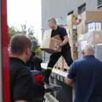 13.09.2022. Kielce. Wojewoda przekazał kolejną transzę pomocy dla OSP, w których zakwaterowani są obywatele Ukrainy / Fot. Wiktor Taszłow - Radio Kielce