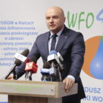 14.09.2022. WFOŚiGW. Konferencja ws. dodatkowego naboru do ogólnopolskiego programu gospodarki wodno-ściekowej. Na zdjęciu: Rafał Nowak - wicewojewoda świętokrzyski / Fot. Wiktor Taszłow – Radio Kielce