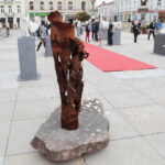 14.09.2022. Kielce, plac Artystów. Wystawa rzeźb. / Fot. Wiktor Taszłow - Radio Kielce