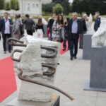 14.09.2022. Kielce, plac Artystów. Wystawa rzeźb. / Fot. Wiktor Taszłow - Radio Kielce