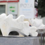 14.09.2022. Kielce, plac Artystów. Wystawa rzeźb. / Fot. Wiktor Taszłow - Radio Kielce