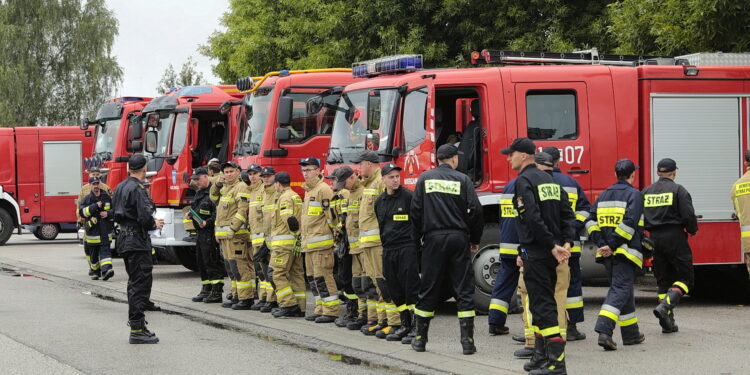 15.09.2022. Sędziszów. Ćwiczenia strażackie / Fot. Wiktor Taszłow - Radio Kielce