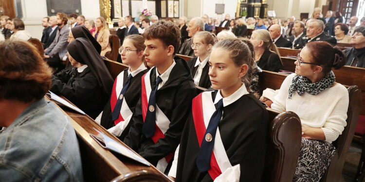 15.09.2022. Chmielnik. Uroczystości upamiętniające Marianne Stradowską i jej syna Wacława, którzy zginęli za pomoc Żydom / Fot. Wiktor Taszłow – Radio Kielce