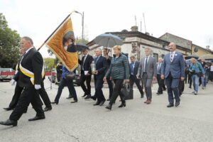 15.09.2022. Chmielnik. Uroczystości upamiętniające Marianne Stradowską i jej syna Wacława, którzy zginęli za pomoc Żydom / Fot. Wiktor Taszłow – Radio Kielce