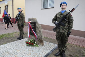 15.09.2022. Chmielnik. Uroczystości upamiętniające Marianne Stradowską i jej syna Wacława, którzy zginęli za pomoc Żydom / Fot. Wiktor Taszłow – Radio Kielce