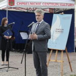 15.09.2022. Chmielnik. Uroczystości upamiętniające Marianne Stradowską i jej syna Wacława, którzy zginęli za pomoc Żydom. Na zdjęciu: Krzysztof Słoń - senator / Fot. Wiktor Taszłow – Radio Kielce