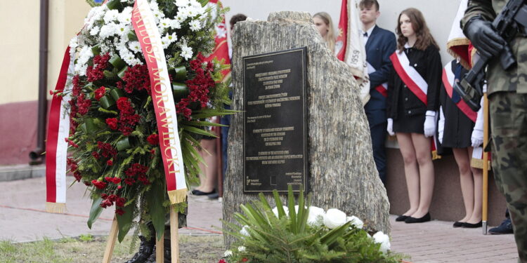 15.09.2022. Chmielnik. Uroczystości upamiętniające Marianne Stradowską i jej syna Wacława, którzy zginęli za pomoc Żydom / Fot. Wiktor Taszłow – Radio Kielce