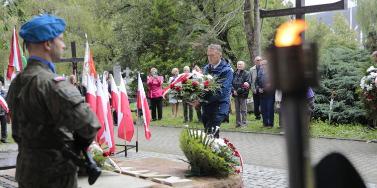 16.09.2022. Kielce. Obchody 83. rocznicy sowieckiej agresji na Polskę. Na zdjęciu (z prawej): Mirosław Gębski - starosta kielecki / Fot. Wiktor Taszłow - Radio Kielce