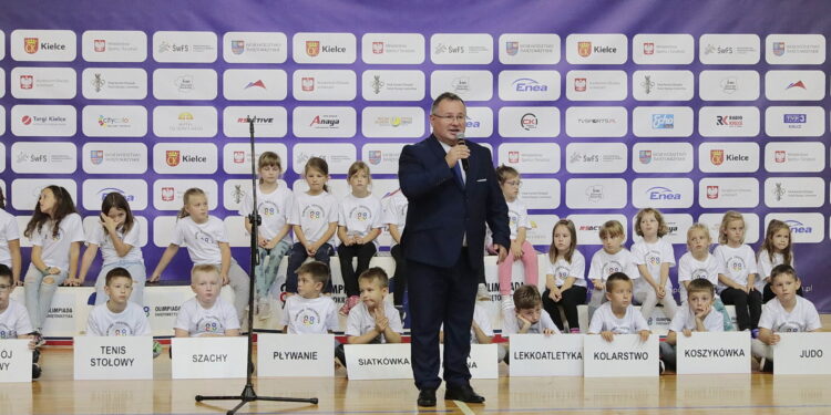 16.09.2022. Kielce. Inauguracja II Olimpiady Świętokrzyskiej. Na zdjęciu: Robert Janus - prezes Świętokrzyskiej Federacji Sportu. / Fot. Wiktor Taszłow - Radio Kielce