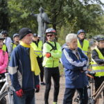 Rowerem na Święty Krzyż. Biskup pojechał z pielgrzymami - Radio Kielce