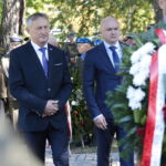 01.09.2022. Kielce. Obchody 83. rocznicy wybuchu II wojny światowej. Na zdjęciu (od lewej): Zbigniew Koniusz - wojewoda świętokrzyski, Rafał Nowak - wicewojewoda świętokrzyski / Fot. Wiktor Taszłow - Radio Kielce