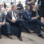 02.09.2022. Kielce. Otwarcie II Herling-Grudziński Festiwal i nadanie imienia Jerzego Pilcha Miejskiej Bibliotece Publicznej. Na zdjęciu (od lewej): Krzysztof Słoń - senator, Jarosław Karyś - przewodniczący kieleckiej rady miasta, Marcin Chłodnicki – zastępca prezydenta Kielc, Kinga Strzelecka-Pilch