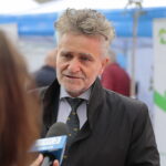 19.09.2022. Kielce. Plac Artystów. Spotkanie „Eko Kino”. Na zdjęciu: senator Krzysztof Słoń / Fot. Wiktor Taszłow - Radio Kielce