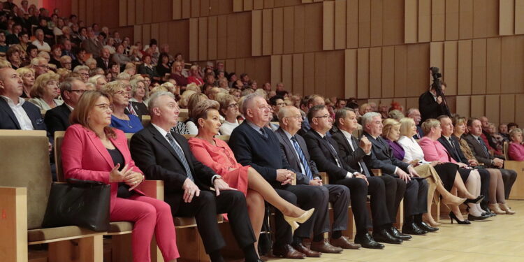 19.09.2022. Kielce. Uroczysta inauguracja roku akademickiego Uniwersytetów Trzeciego Wieku / Fot. Wiktor Taszłow – Radio Kielce