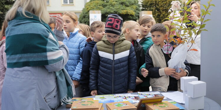 19.09.2022. Kielce. Plac Artystów. Spotkanie „Eko Kino” / Fot. Wiktor Taszłow - Radio Kielce