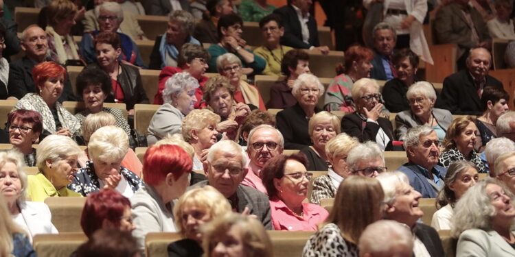 19.09.2022. Kielce. Uroczysta inauguracja roku akademickiego Uniwersytetów Trzeciego Wieku / Fot. Wiktor Taszłow – Radio Kielce