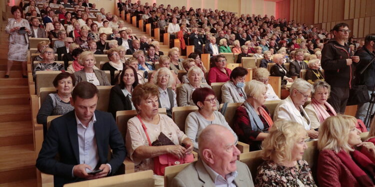 19.09.2022. Kielce. Uroczysta inauguracja roku akademickiego Uniwersytetów Trzeciego Wieku / Fot. Wiktor Taszłow – Radio Kielce