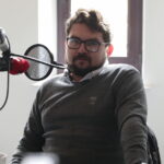 19.09.2022. Kielce. Studio Polityczne Radia Kielce. Na zdjęciu: Filip Strząbała - Nowa Lewica / Fot. Wiktor Taszłow - Radio Kielce