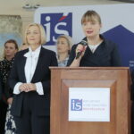 23.09.2022. Kielce. Rozpoczęcie działalności stowarzyszenia Inicjatywa Świętokrzyska. Na zdjęciu (od lewej): Renata Janik - założycielka stowarzyszenia, Magdalena Fogiel-Litwinek, członek zarządu stowarzyszenia / Fot. Wiktor Taszłow - Radio Kielce