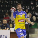 03.09.2022. Kielce. Mecz Łomża Industria Kielce - Piotrkowianin Piotrków Trybunalski. Na zdjęciu: Dani Dujszebajew / Fot. Wiktor Taszłow - Radio Kielce