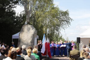 04.09.2022. Polichno. 90. rocznica utworzenia Szkoły Szybowcowej w Polichnie oraz 30. rocznica odsłonięcia Pomnika Lotników / Fot. Wiktor Taszłow - Radio Kielce