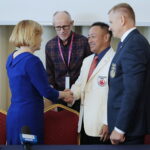 23.09.2022. Kielce. Konferencja przed VII Mistrzostwami Świata Karate w Kategoriach Wagowych. Na zdjęciu (od lewej): Anna Krupka - wiceminister sportu i turystyki, Kenji Midori - prezes Światowej Federacji Karate, Remigiusz Karpiński - prezes Polskiej Federacji Karate Shinkyokushinkai / Fot. Wiktor Taszłow - Radio Kielce