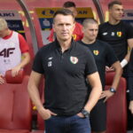 04.09.2022. Kielce. Mecz Korona Kielce - Pogoń Szczecin. Na zdjęciu: Leszek Ojrzyński - trener Korony / fot. Wiktor Taszłow - Radio Kielce