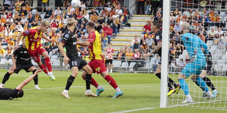 04.09.2022. Kielce. Mecz Korona Kielce - Pogoń Szczecin / fot. Wiktor Taszłow - Radio Kielce