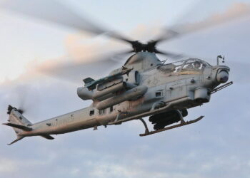 08.09.2022. Kielce. 30. Międzynarodowy Salon Przemysłu Obronnego. Śmigłowiec szturmowy Bell AH-1Z Viper / Fot. Wiktor Taszłow - Radio Kielce