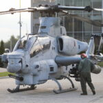 Kielce. Bell AH-1Z Viper i Bell UH-1Y Venom na terenie Targów Kielce / Fot. Wiktor Taszłow - Radio Kielce