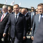 05.09.2022. Kielce. Prezydent Andrzej Duda i minister obrony narodowej Mariusz Błaszczak wizytują 30. Międzynarodowy Salon Przemysłu Obronnego / Fot. Wiktor Taszłow - Radio Kielce