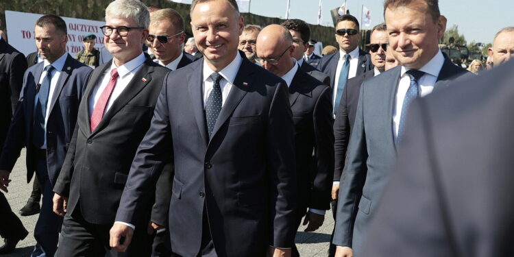 05.09.2022. Kielce. Prezydent Andrzej Duda i minister obrony narodowej Mariusz Błaszczak wizytują 30. Międzynarodowy Salon Przemysłu Obronnego / Fot. Wiktor Taszłow - Radio Kielce