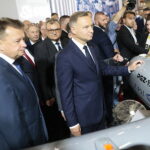 05.09.2022. Kielce. Prezydent Andrzej Duda i minister obrony narodowej Mariusz Błaszczak wizytują 30. Międzynarodowy Salon Przemysłu Obronnego / Fot. Wiktor Taszłow - Radio Kielce